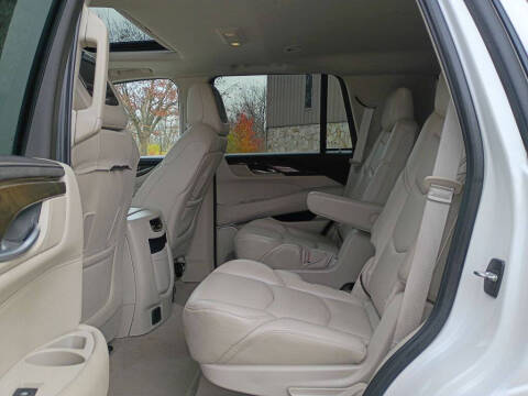 2018 Cadillac Escalade Luxury