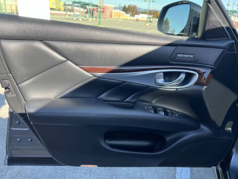 2015 Infiniti Q70 3.7