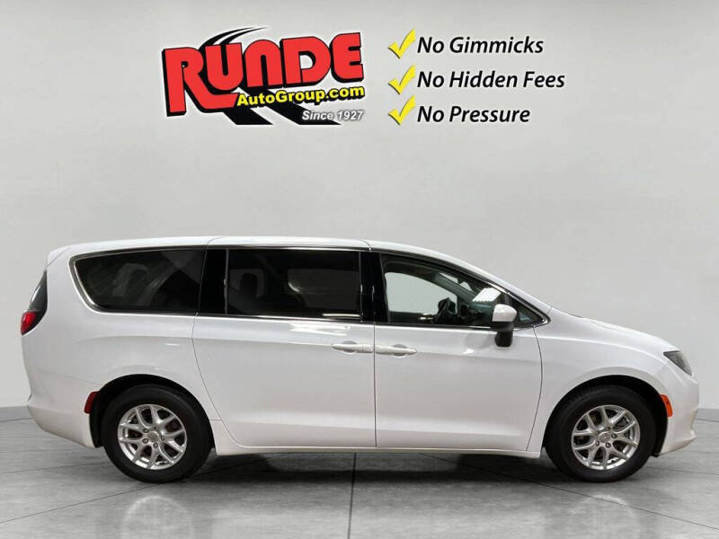 2020 Chrysler Voyager LX