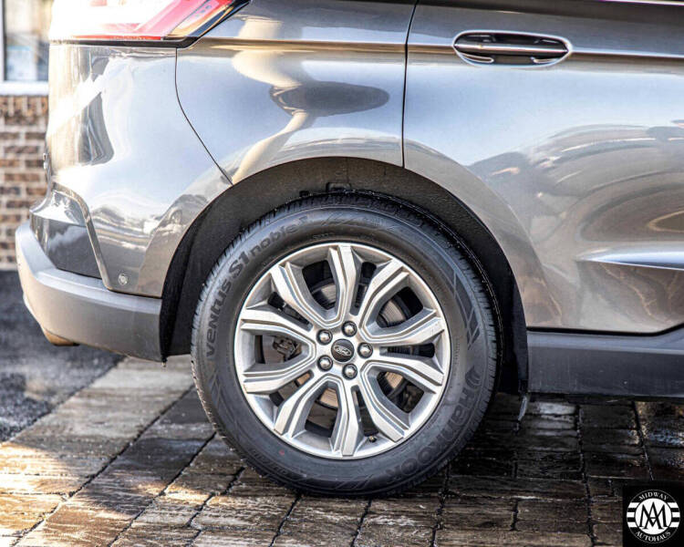 2020 Ford Edge Titanium