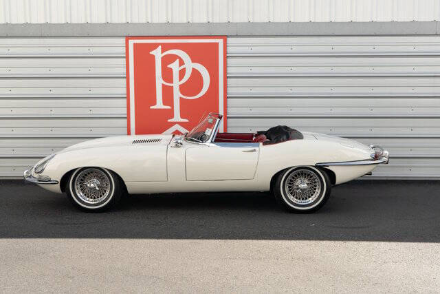 1966 Jaguar E-Type 41