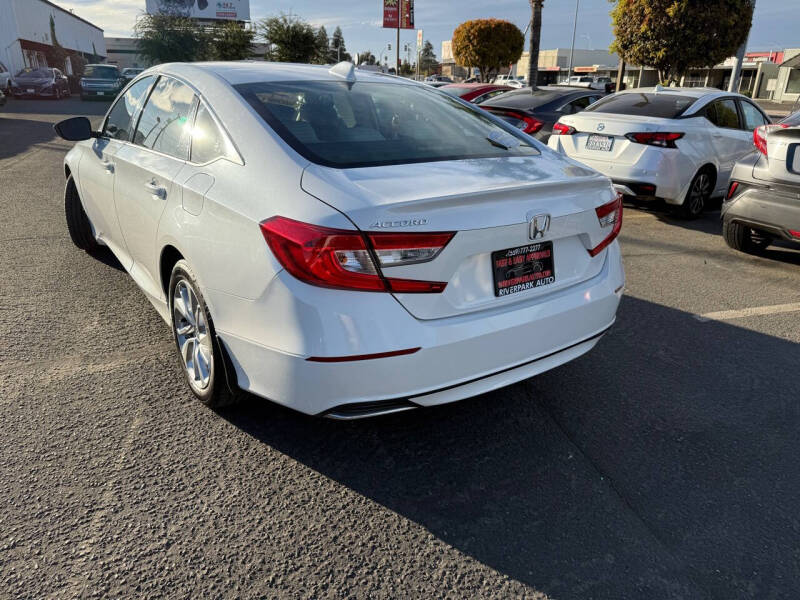 2018 Honda Accord LX photo 40