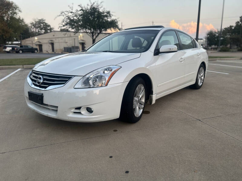 2012 Nissan Altima SR's photo