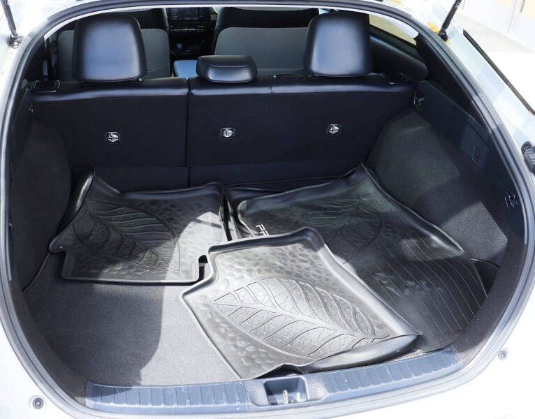 2016 Toyota Prius Three Touring