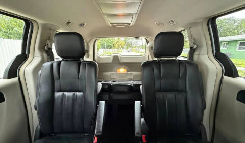 2016 Chrysler Town and Country Touring