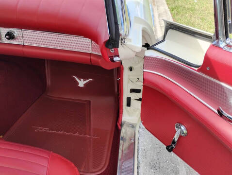 1957 Ford Thunderbird