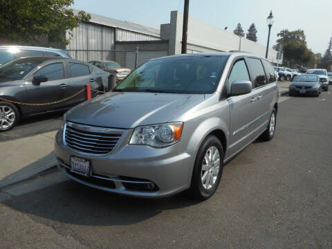 2016 Chrysler Town and Country for sale at ROSEVILLE CAR CONNECTION in Roseville CA