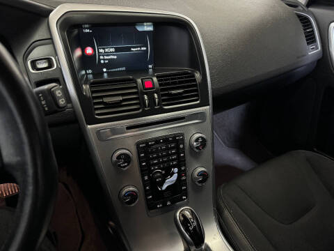 2017 Volvo XC60 T5 Dynamic