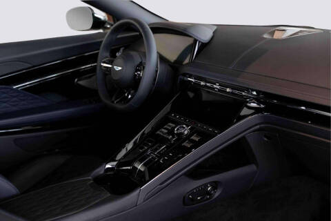 2025 Aston Martin DB12 V8