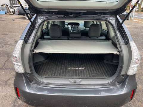 2012 Toyota Prius v Five