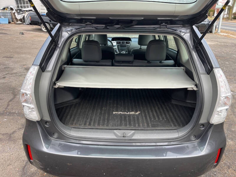 2012 Toyota Prius v Five