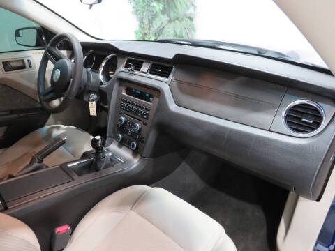 2011 Ford Mustang V6