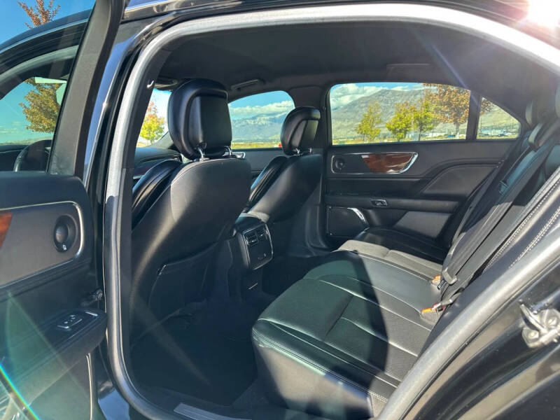 2017 Lincoln Continental Select