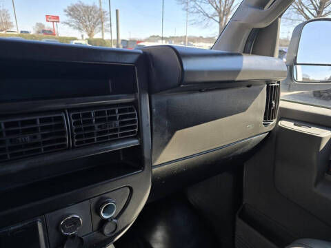 2022 GMC Savana 2500