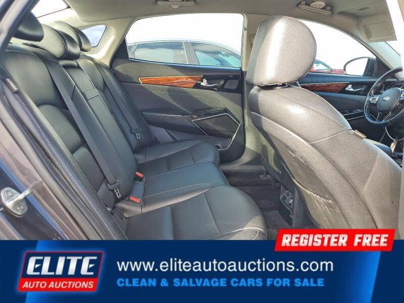 2018 Kia Cadenza Premium