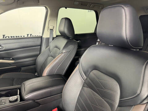 2023 Nissan Pathfinder Platinum