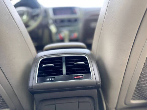 2012 Audi Q5 3.2 quattro Premium Plus