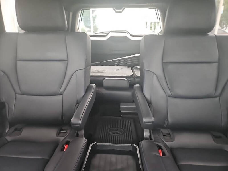 2024 Toyota Sequoia Platinum