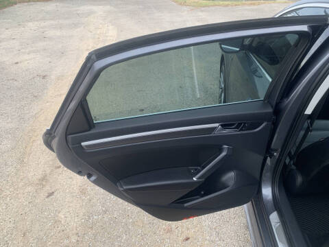 2017 Volkswagen Passat 1.8T R-Line