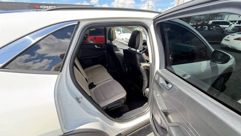 2022 Ford Escape SEL