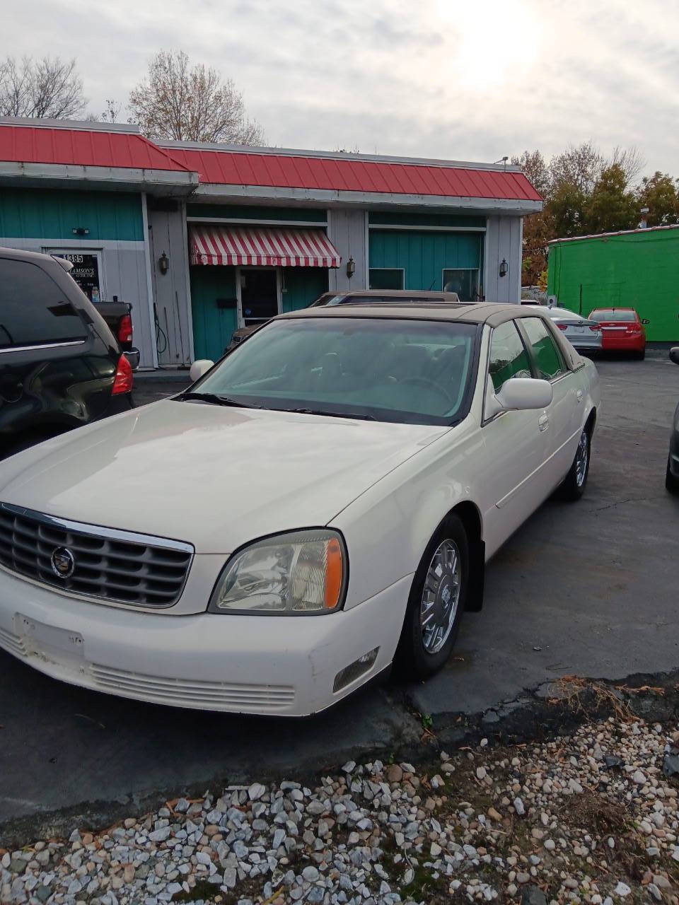 Cream 2004 Cadillac DeVille Base 4dr Sedan 1