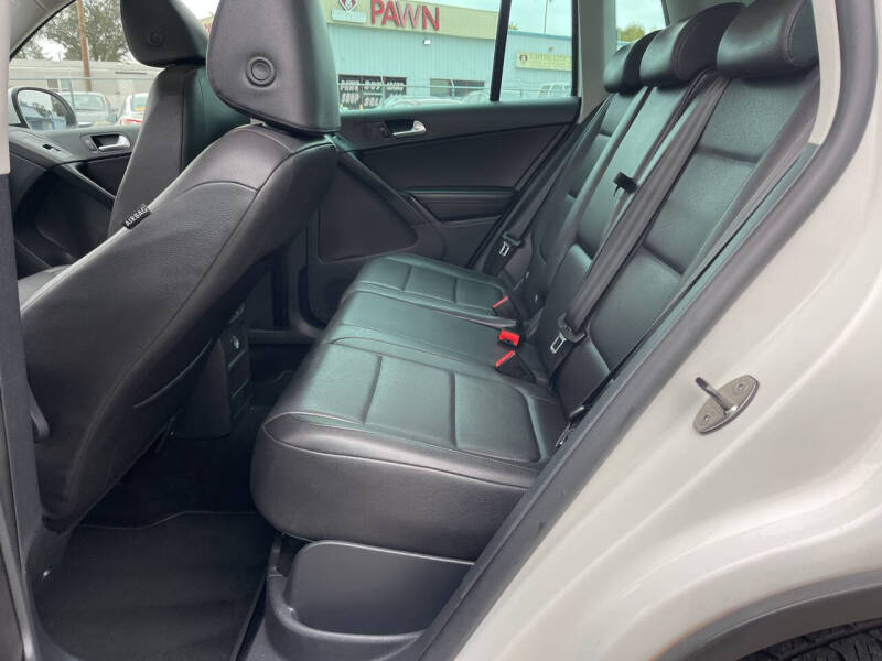 2011 Volkswagen Tiguan SEL