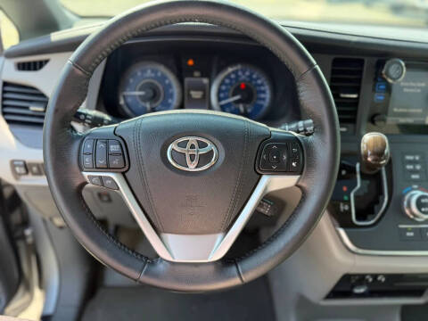2015 Toyota Sienna