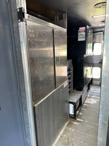 2016 Freightliner MT45 Chassis