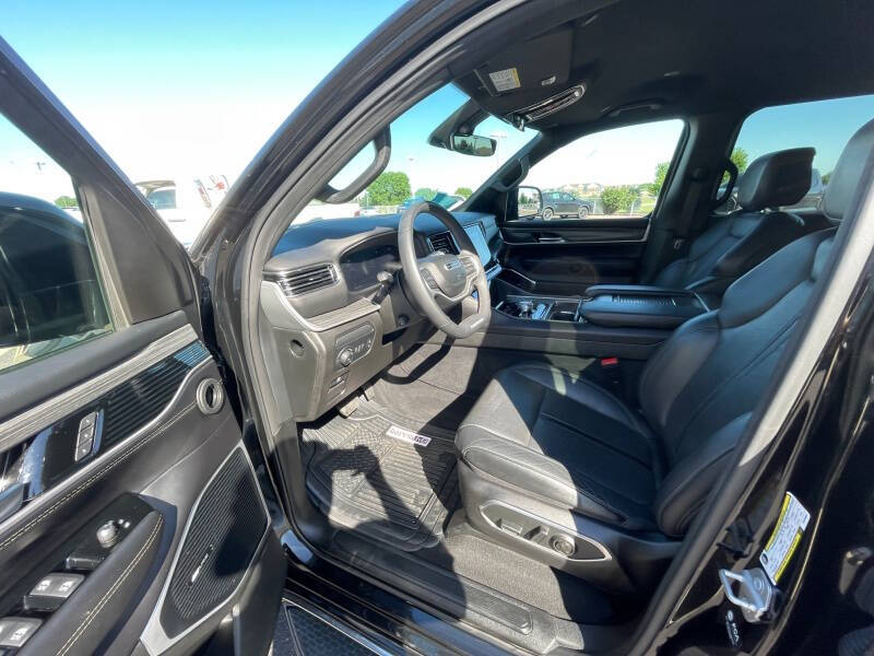 2023 Jeep Wagoneer L Series III