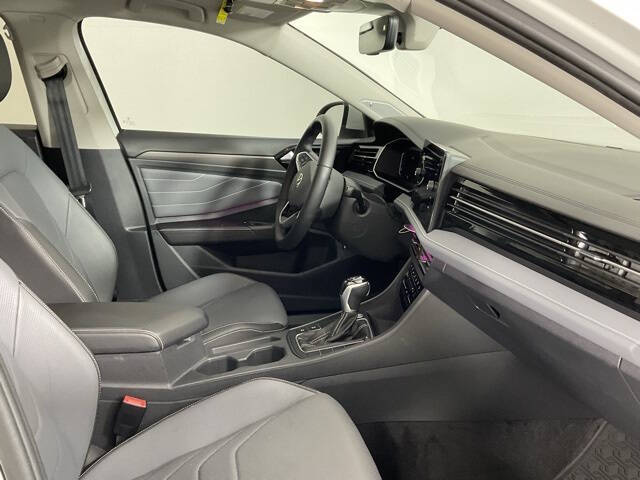 2025 Volkswagen Jetta SEL