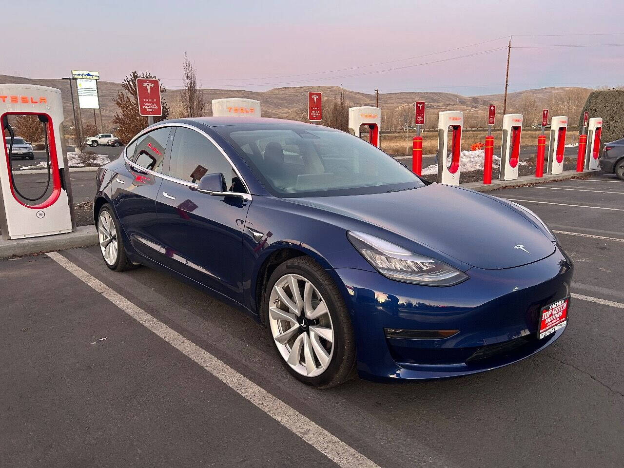 Dk. Blue 2018 Tesla Model 3 Long Range AWD Long Range 4dr Fastback 17