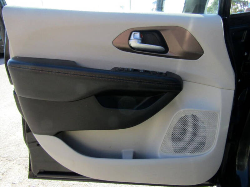 2017 Chrysler Pacifica Touring