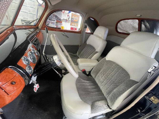 1940 Ford Deluxe