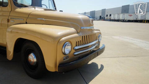 1951 International L 110