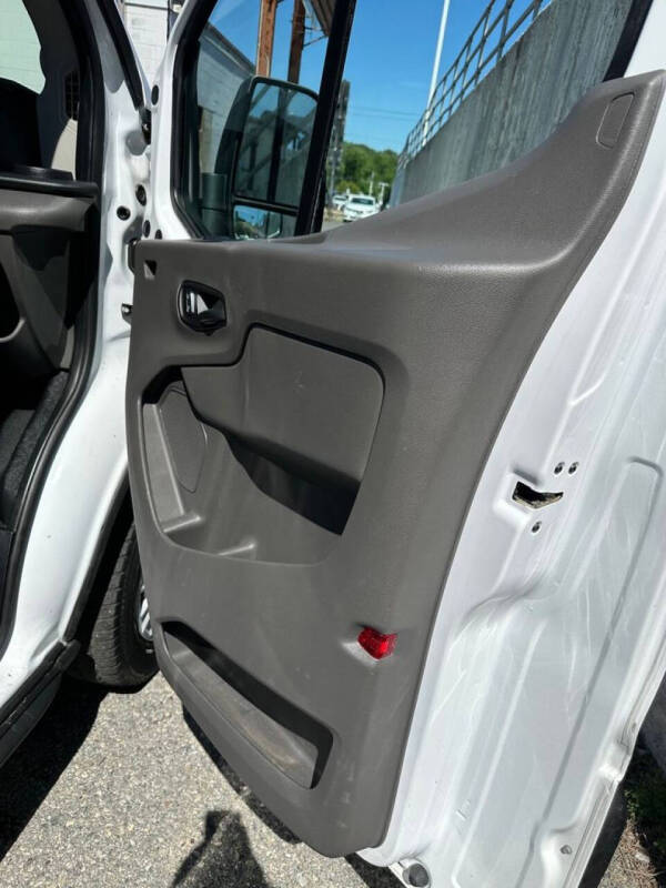 2023 Ford E-Transit