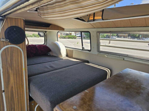 1971 Volkswagen Camper Bus