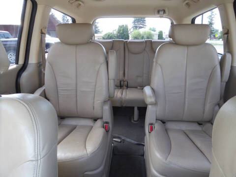 2008 Kia Sedona LX