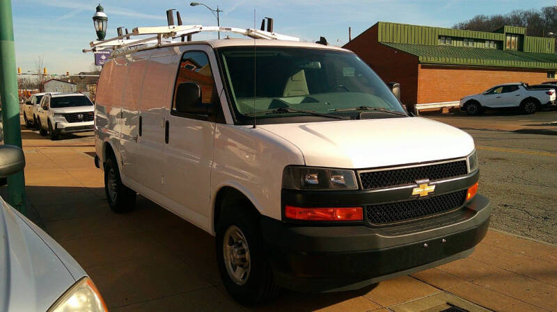 2022 Chevrolet Express 2500