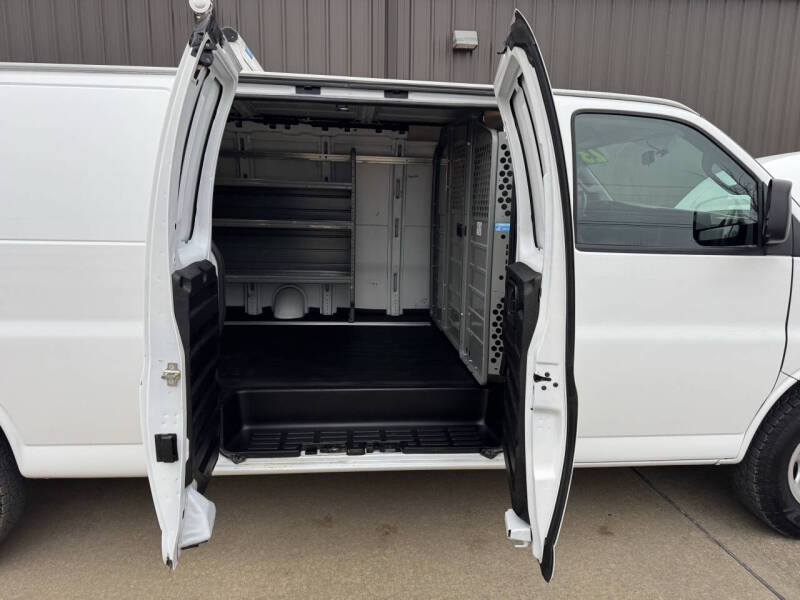 2023 GMC Savana 2500