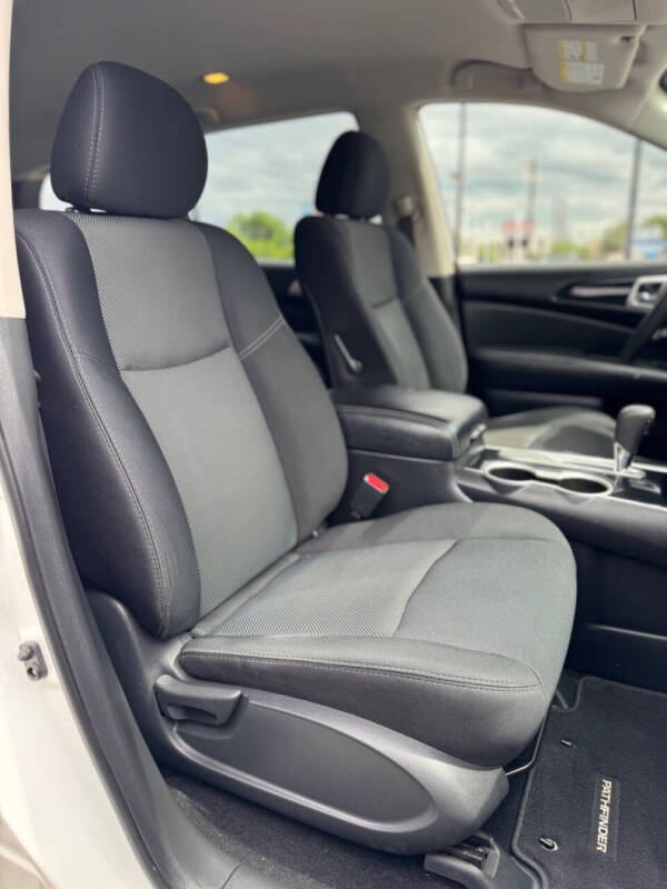 2019 Nissan Pathfinder S