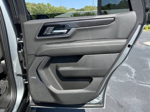 2025 GMC Yukon Elevation