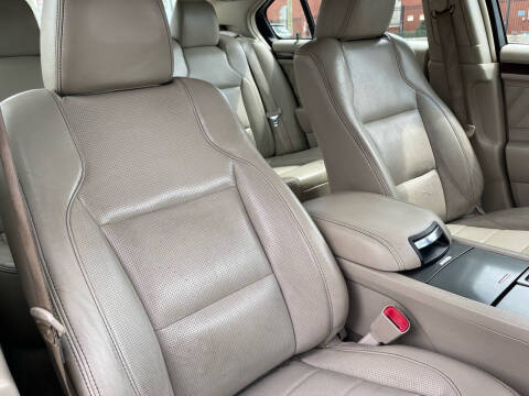 2011 Ford Taurus Limited