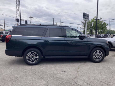 2025 Ford Expedition MAX Active