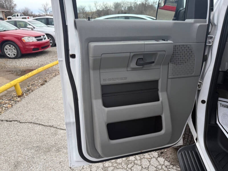 2013 Ford E-Series E-350 SD XLT