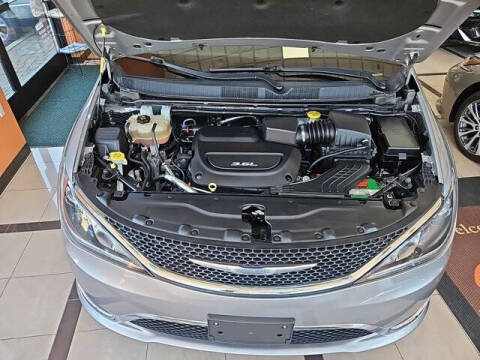 2017 Chrysler Pacifica Touring Plus