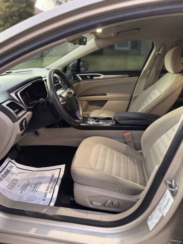 2017 Ford Fusion SE