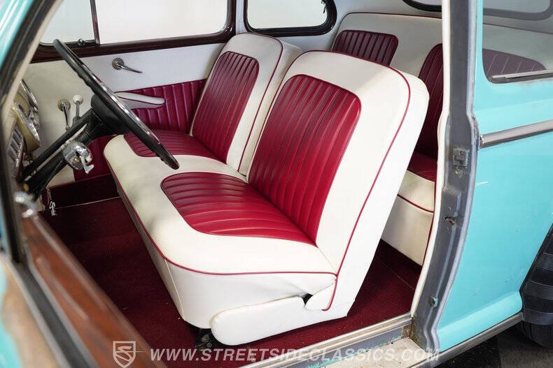 1948 Ford Deluxe
