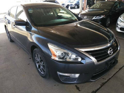 2013 Nissan Altima for sale at Divine Auto Sales LLC in Omaha NE