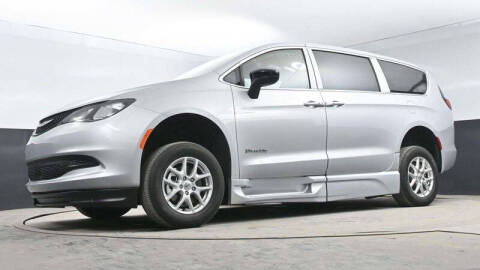 2024 Chrysler Voyager LX