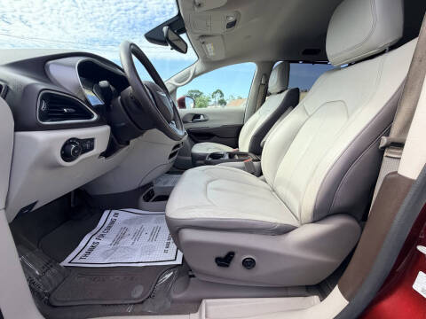 2017 Chrysler Pacifica Touring-L